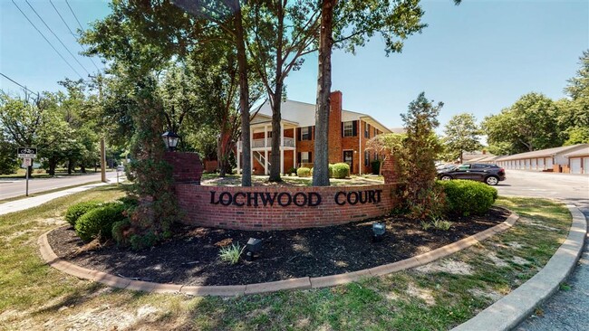 Community Sign - Lochwood Apartments