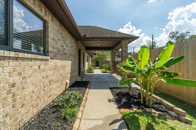 Photo - 308 Reppert St