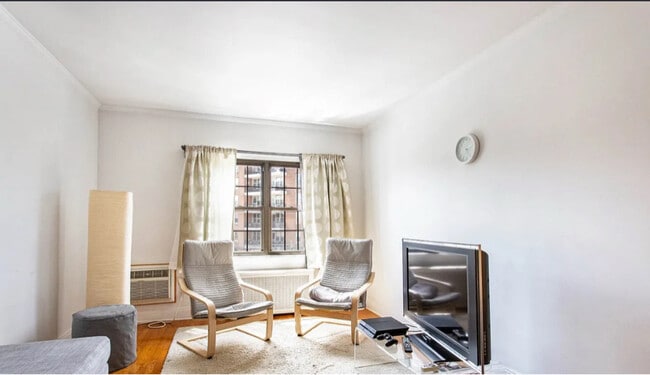 Photo - 6507 Exeter St