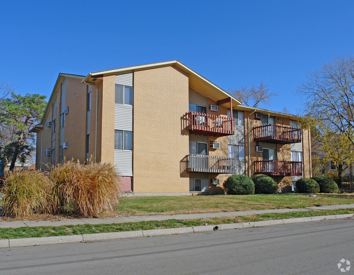 Photo - 1355 Ohmer Ave
