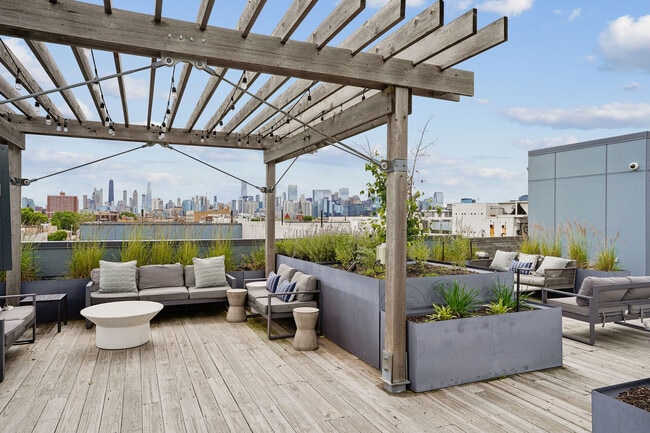 Luxe on Chicago apartments — community photo