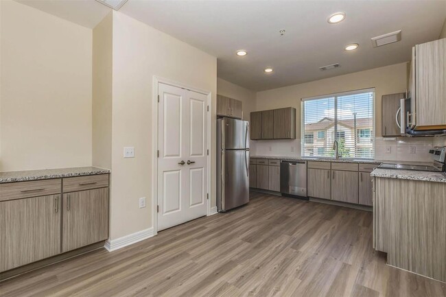 Photo - 1201 W Whitestone Blvd Townhome