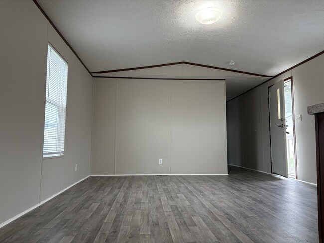 Photo - 603 Aster Bend
