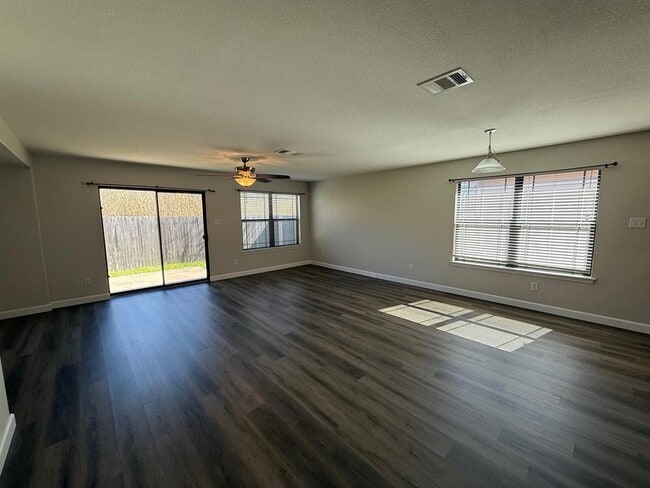 Photo - 828 Oatmeal Drive