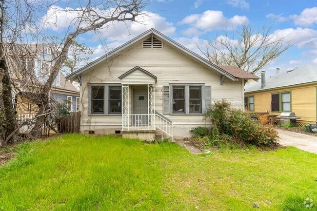 Building Photo - 3411 Cedar St Rental