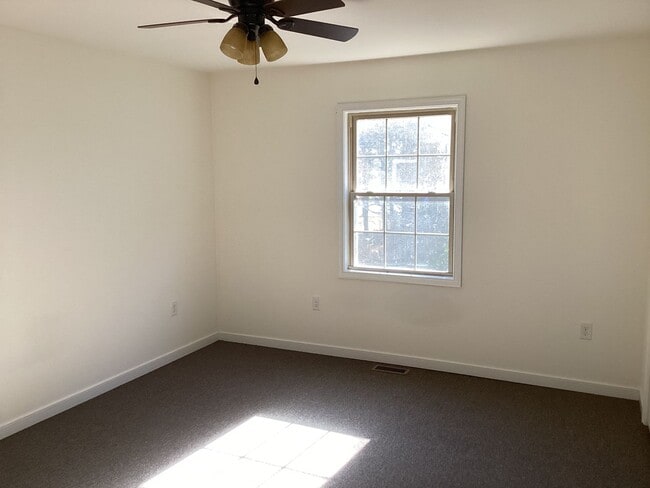 Photo - 2 bed 1 bath Blackstone Duplex