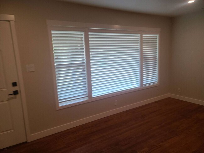 Photo - 1442 N Cherry St Unidad 1442 N Cherry (Front)