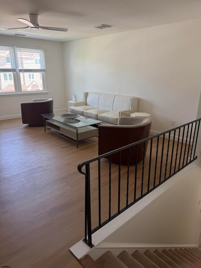 210 N Surrey Ave