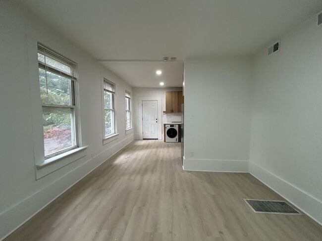 Photo - 2 bedroom in Chicago IL 60647 Unit 1RR