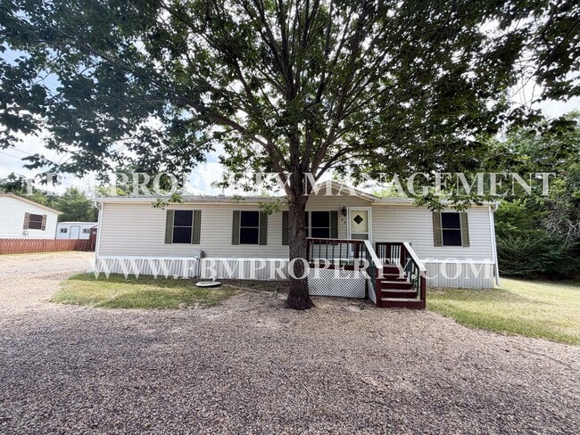 Building Photo - 102 Acres Loop