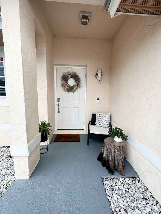 Building Photo - 6856 4th St Rental