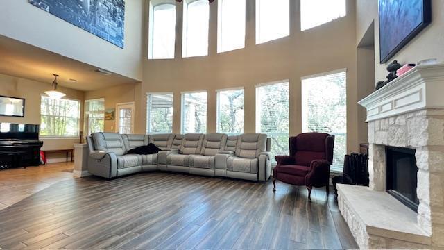 Photo - 7908 Menler Dr