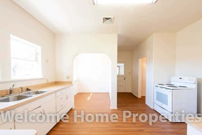 Photo - 512 S College Ave Unit 512 S College #1