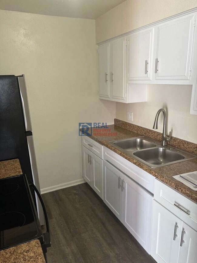 Photo - 1303 Coffman St