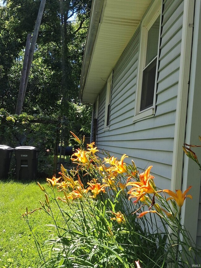 Photo - 3516 Central Dr