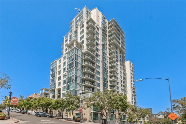 Building Photo - Move-In ready 1 Bed + Den in Discovery on Cortez Hill in Downtown Unit 801