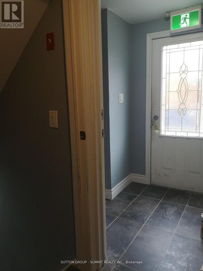 Photo - 46 Sharon Ct