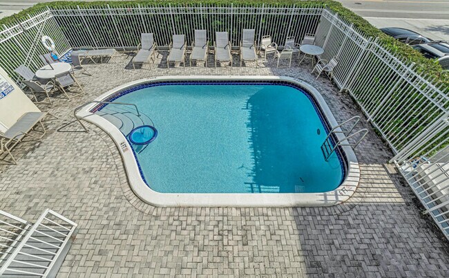 Photo - 3915 S Flagler Dr Unit 310