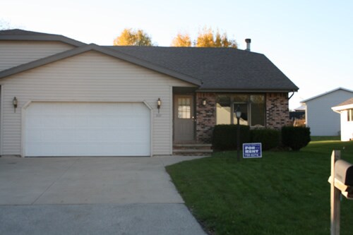 Photo - 2127 N Cloudview Dr Townhome