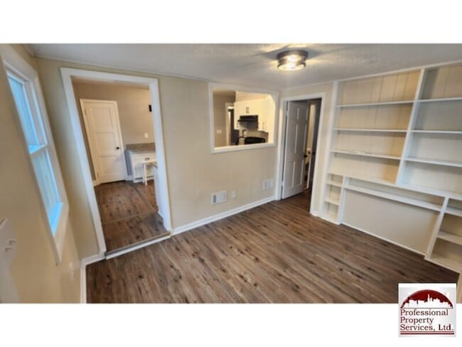 Photo - Walk to shops, dining and recreation areas!