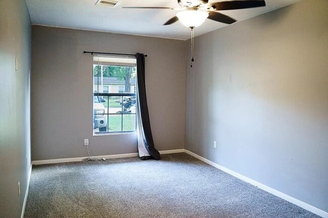 Photo - 5211 Myrtlewood St