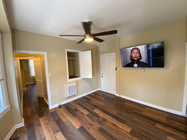 1514 W Champlost Ave Unit 2nd Floor F