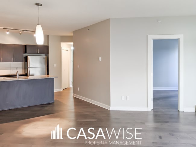 Photo - 10152-1104 104 Street NW