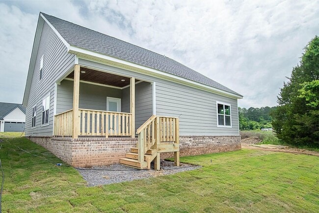 Photo - Beautiful 3 Bed, 2.5 Bath, 2 Car Garage - Community Pool & Walking Trail!