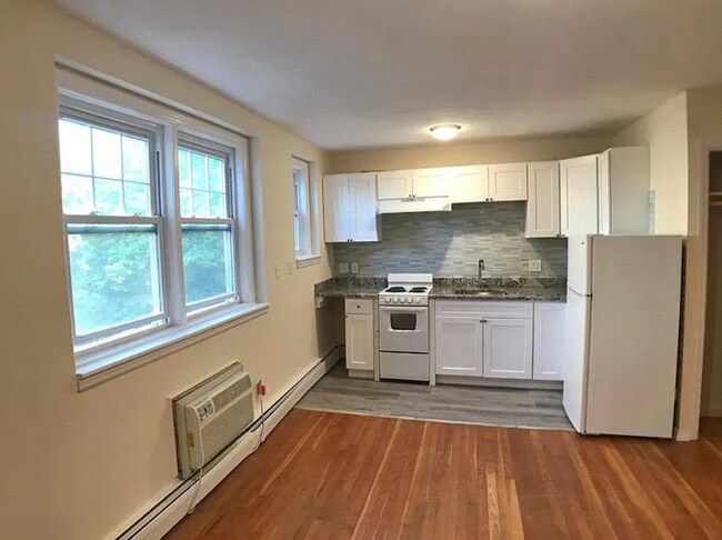Building Photo - 1999 Commonwealth Ave Unit 2018-48