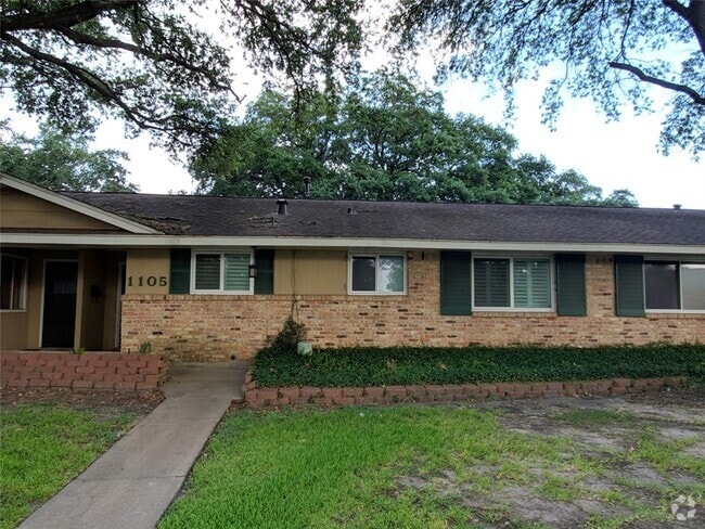 Building Photo - 1105 Ramada Dr Rental