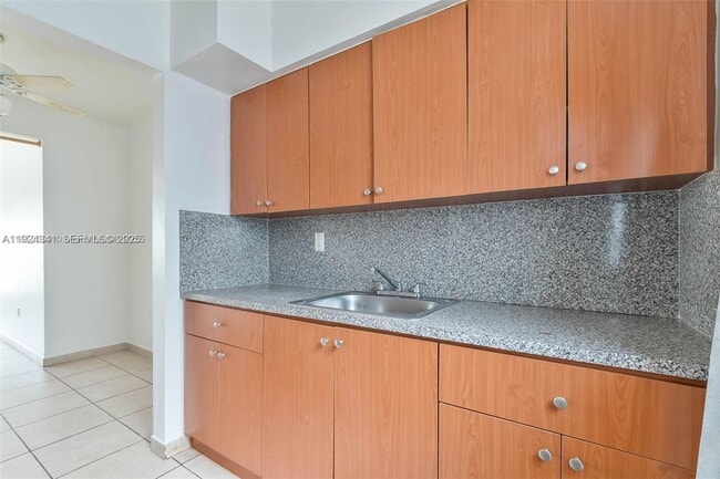 Photo - 934 Meridian Ave Unit 15