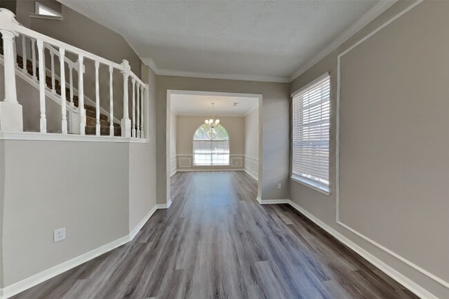 Photo - 814 Hyacinth Pl