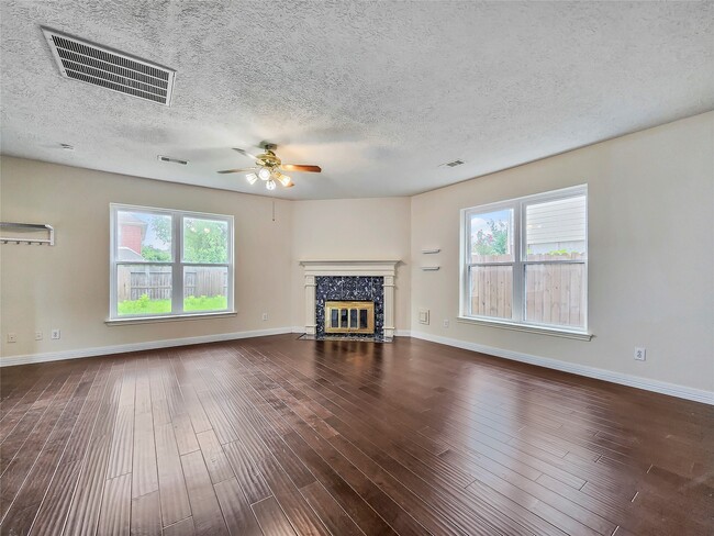Building Photo - 9343 Starfire Ln
