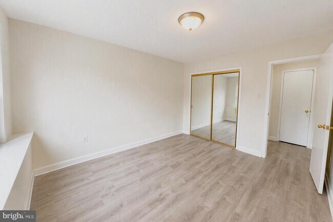 Photo - 1111 Arlington Blvd Unit 928