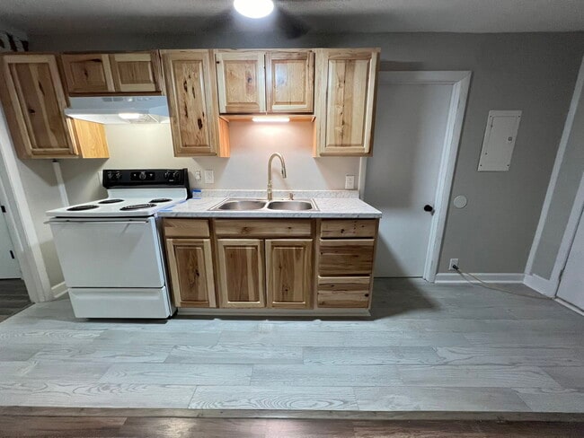 Photo - 721 N Maple St Unidad C