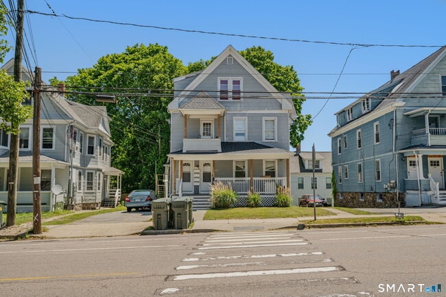Photo - 144-146 Montauk Ave