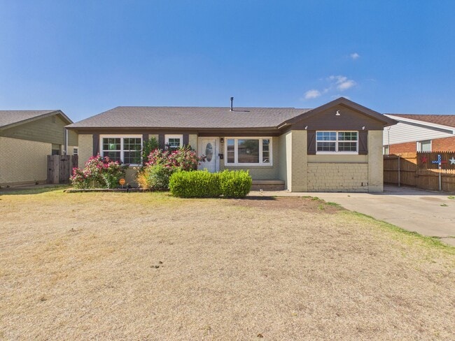 Building Photo - 5125 SW 16th Ave