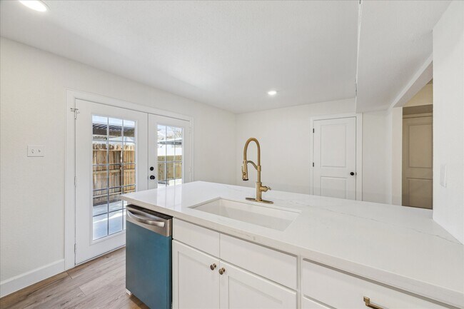 Photo - 1525 Bonanza Rd Unit 525