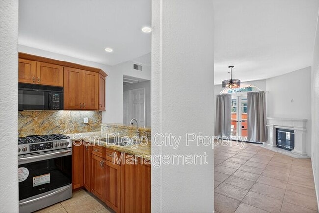 Building Photo - 3620 Third Ave Unit 102