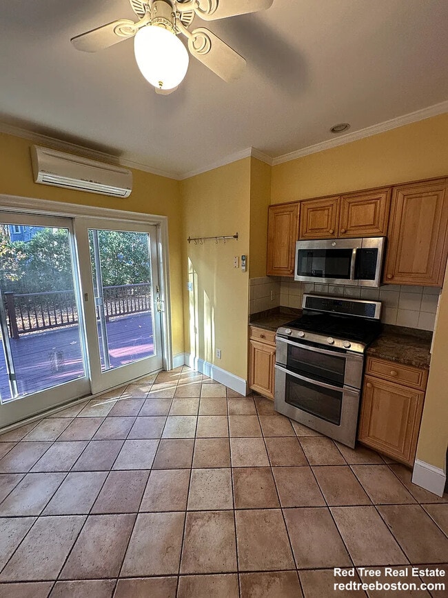 Photo - 28 Montfern Ave Unidad 6-bed 3-bath