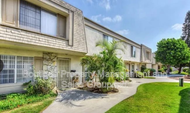 Building Photo - 11086 El Amarillo Ave