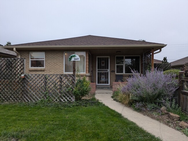 Building Photo - 3641 Grape St Unit Grape St