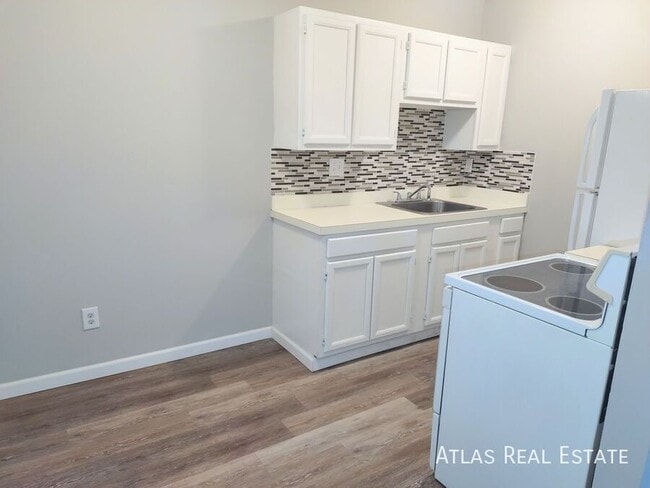 Building Photo - 960 W Moreno Ave Rental