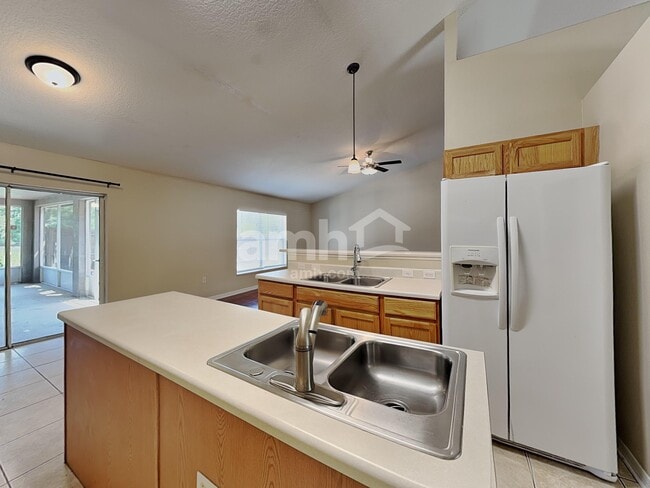 5498 Cougar Park Ct