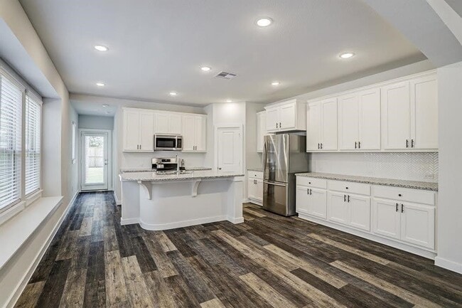 Photo - 16314 Apache Wds Wy