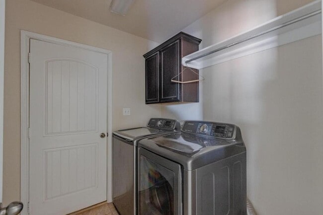 Photo - 711 Candlestick Dr