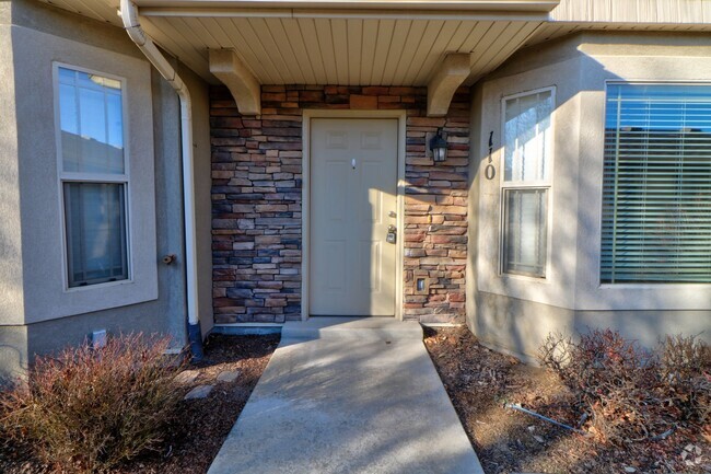 Building Photo - Lehi Townhome In Gray Farm's Community