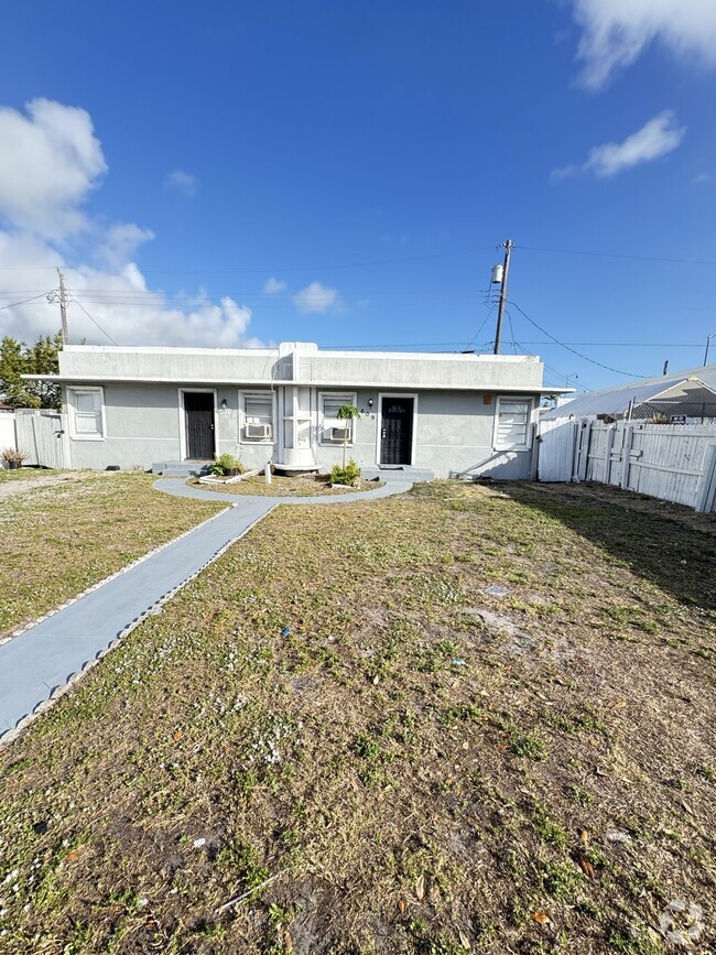 Building Photo - 609 54th St Unit E Rental