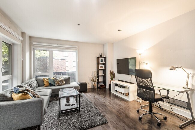 Photo - 70 Rue Saint-Ferdinand Unit 106