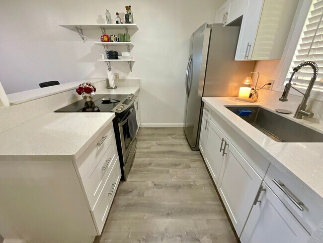 Photo - 2 bed 2 bath, Private yard, 2 parking stalls